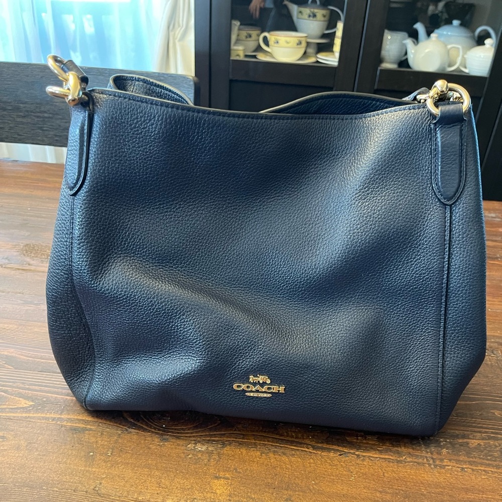 Coach shoulder bag gold hardware in Navy Blue